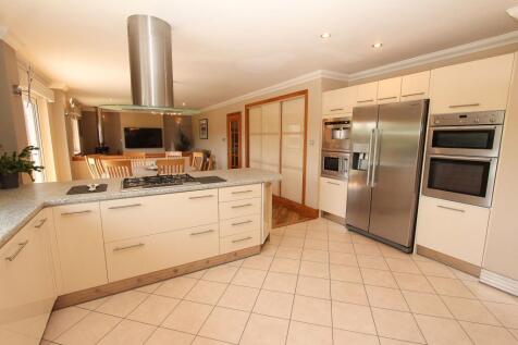 &#39;Dining&#39; Kitchen