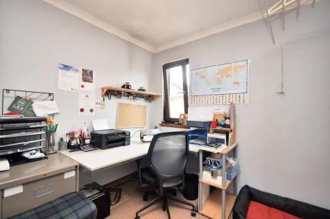 Study/ Bedroom