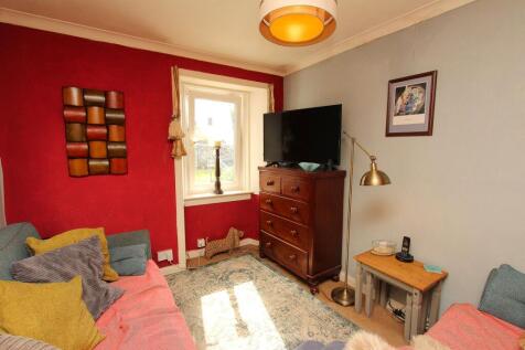 Sitting Room/Bedroom 2