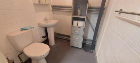 Industrial Unit in Manston for sale by Guildcrest 