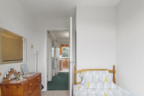 18_19austinclose_irchester_harperreid_16