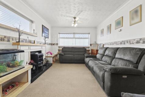 1cromerroad_finedon_rogers_07