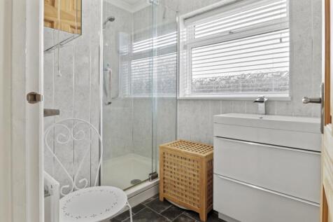 1cromerroad_finedon_rogers_16