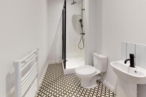 PyvcK6N34mR-Bathroom