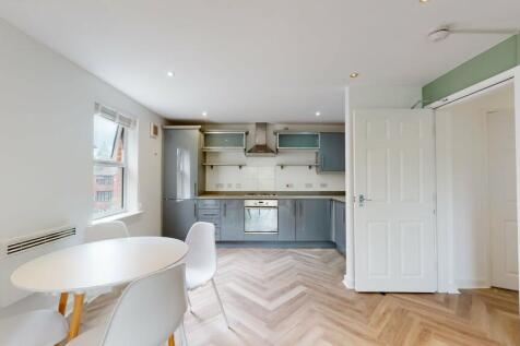 Flat-8-St-AnnS-Place