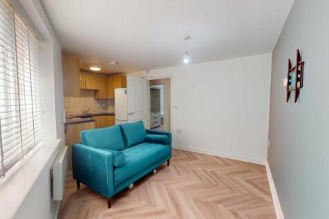 Flat-2-Yalta-Court-0