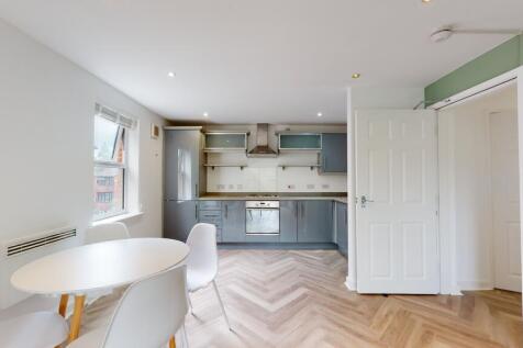 Flat-8-St-AnnS-Place