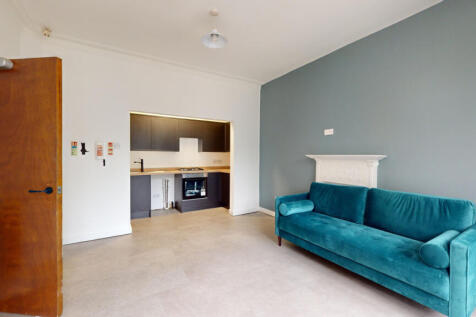 Kitchen / Living Area