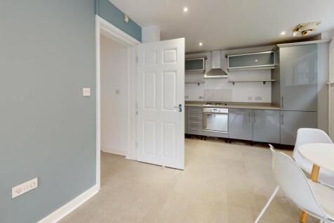 Flat-2-St-AnnS-Court