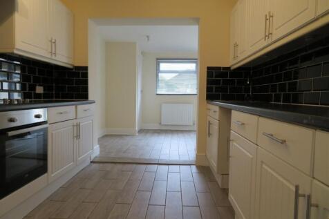 40 Park Ln Kitch.JPG