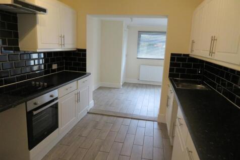 40 Park Ln Kitch2.JPG