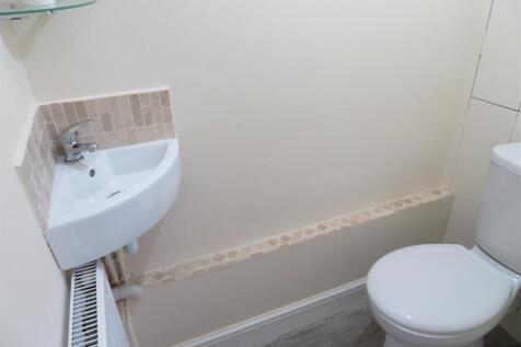40 Park Ln WC.JPG