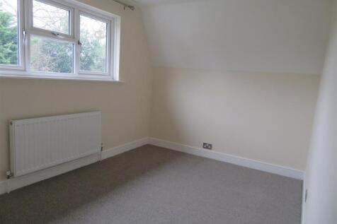 40 Park Ln Bed2.JPG