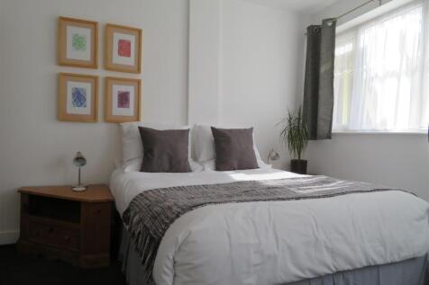 247 Milton Bed2a.JPG