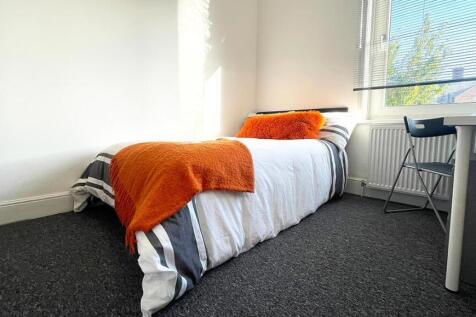 7-bed-student-house-hudson-road-portsmouth-(32).jp