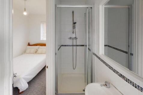 61-St-Pauls-Rd-Portsmouth-Bathroom(2).jpg