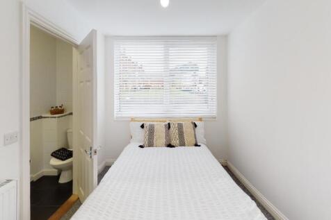 61-St-Pauls-Rd-Portsmouth-Bedroom(2).jpg