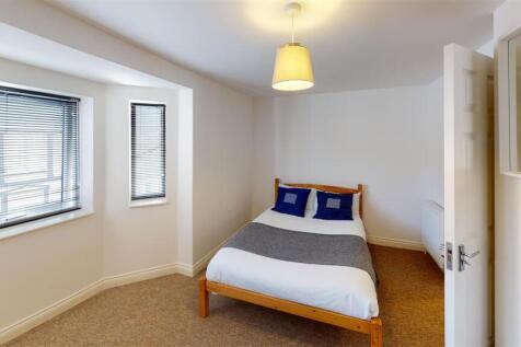 8-Montgomerie-Rd-Portsmouth-Bedroom (2).jpg