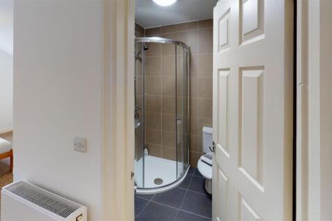 8-Montgomerie-Rd-Portsmouth-Bathroom (5).jpg