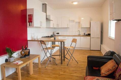 st-andrews-road-3-bed-student-flat-rental-living-r
