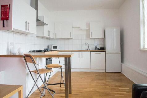 st-andrews-road-3-bed-student-flat-rental-living-r