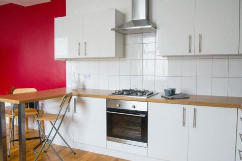 st-andrews-road-3-bed-student-flat-rental-living-r