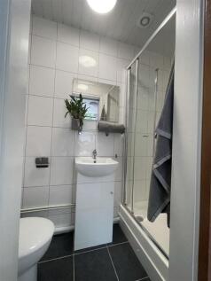Cottage-1-Grove-4 bed house (52).JPEG