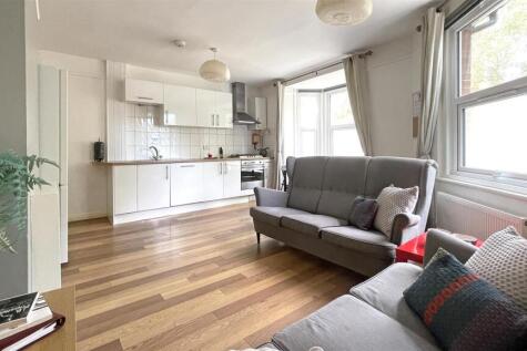 student-4-bed-flat-rental-cottage-grove-portsmouth