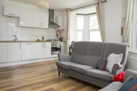 student-4-bed-flat-rental-cottage-grove-portsmouth