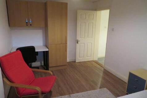 89B Cottage Room 3 (2).JPG