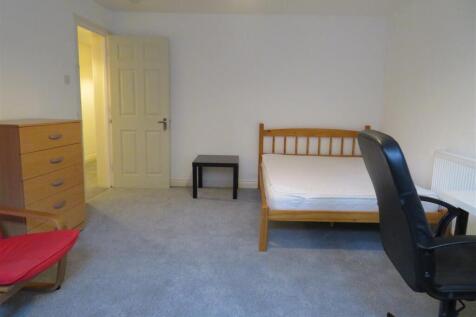 89B Cottage Room 4 (2).JPG