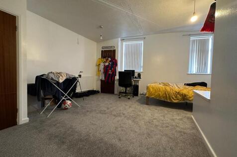 62B bedroom 2 (2).jpg