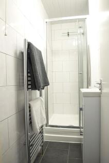 pains-road-1-6-bed-house  (19).jpg