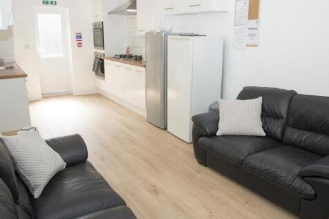 pains-road-1-6-bed-house  (27).jpg