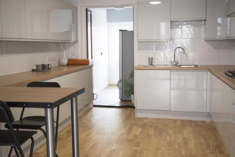 britannia-road-north-1-6-bed-house (1).jpg