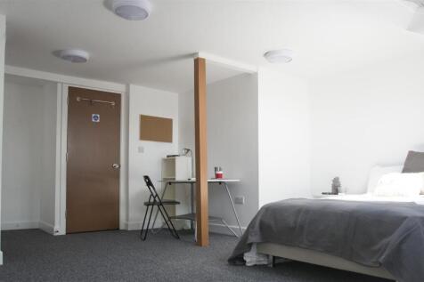 britannia-road-north-1-6-bed-house (13).jpg