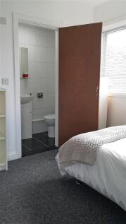 britannia-road-north-1-6-bed-house (19).jpg