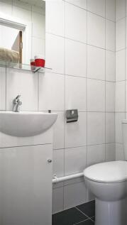 britannia-road-north-1-6-bed-house (20).jpg