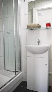 britannia-road-north-1-6-bed-house (21).jpg