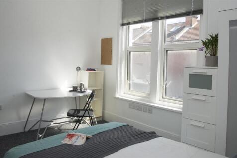 britannia-road-north-1-6-bed-house (23).jpg