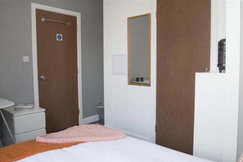 britannia-road-north-1-6-bed-house (30).jpg