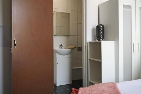 britannia-road-north-1-6-bed-house (31).jpg