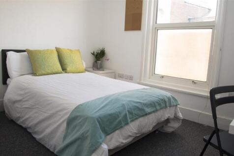 britannia-road-north-1-6-bed-house (35).jpg