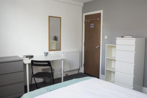 britannia-road-north-1-6-bed-house (36).jpg