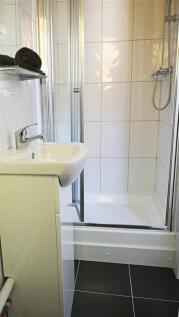 britannia-road-north-1-6-bed-house (42).jpg