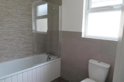 63 Fawcett Room 3 ensuite.JPG