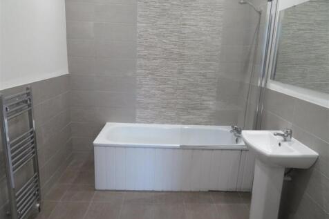 63 Fawcett Room 4 ensuite.JPG