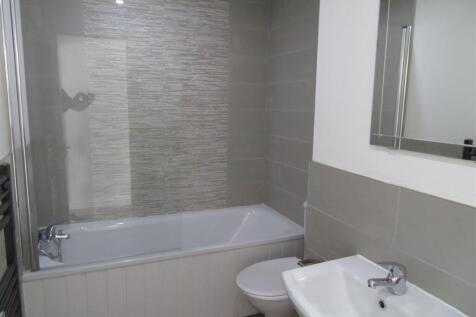 11 Stansted Bathroom.JPG