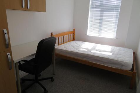 11 Stansted Bed4.JPG