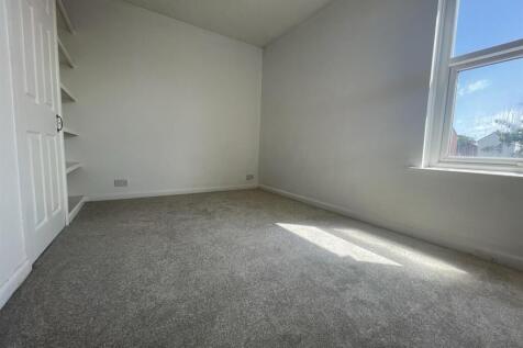 42 Brompton Bed2.JPEG